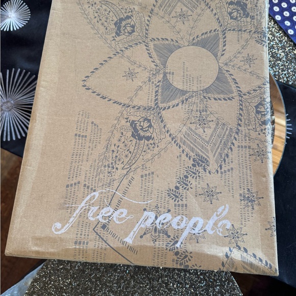 Free People Chelsea Boot, SZ 39, New With Box - Picture 9 of 9